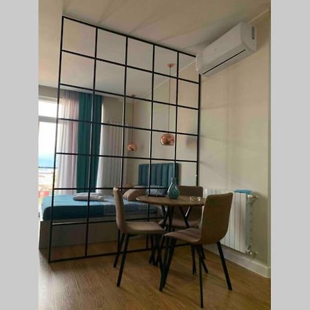 Geverse Apartment Batumi Exterior foto